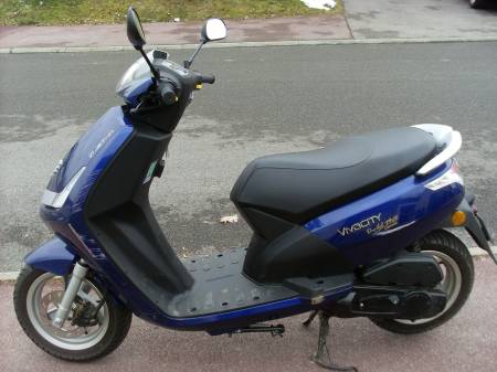 scooter Peugeot 50 cc newvivacity