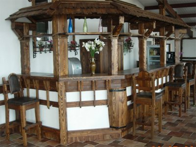 Мебель под старину для баров и кафе